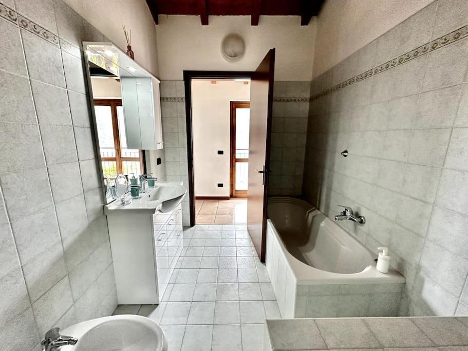 3Br Villetta Con Panoramica Sul Lago Nesso Esterno foto